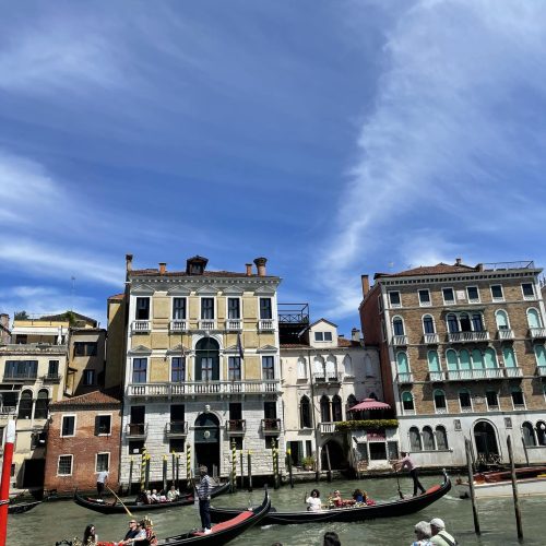 574604356_1320141933491099_612246692812746956_n